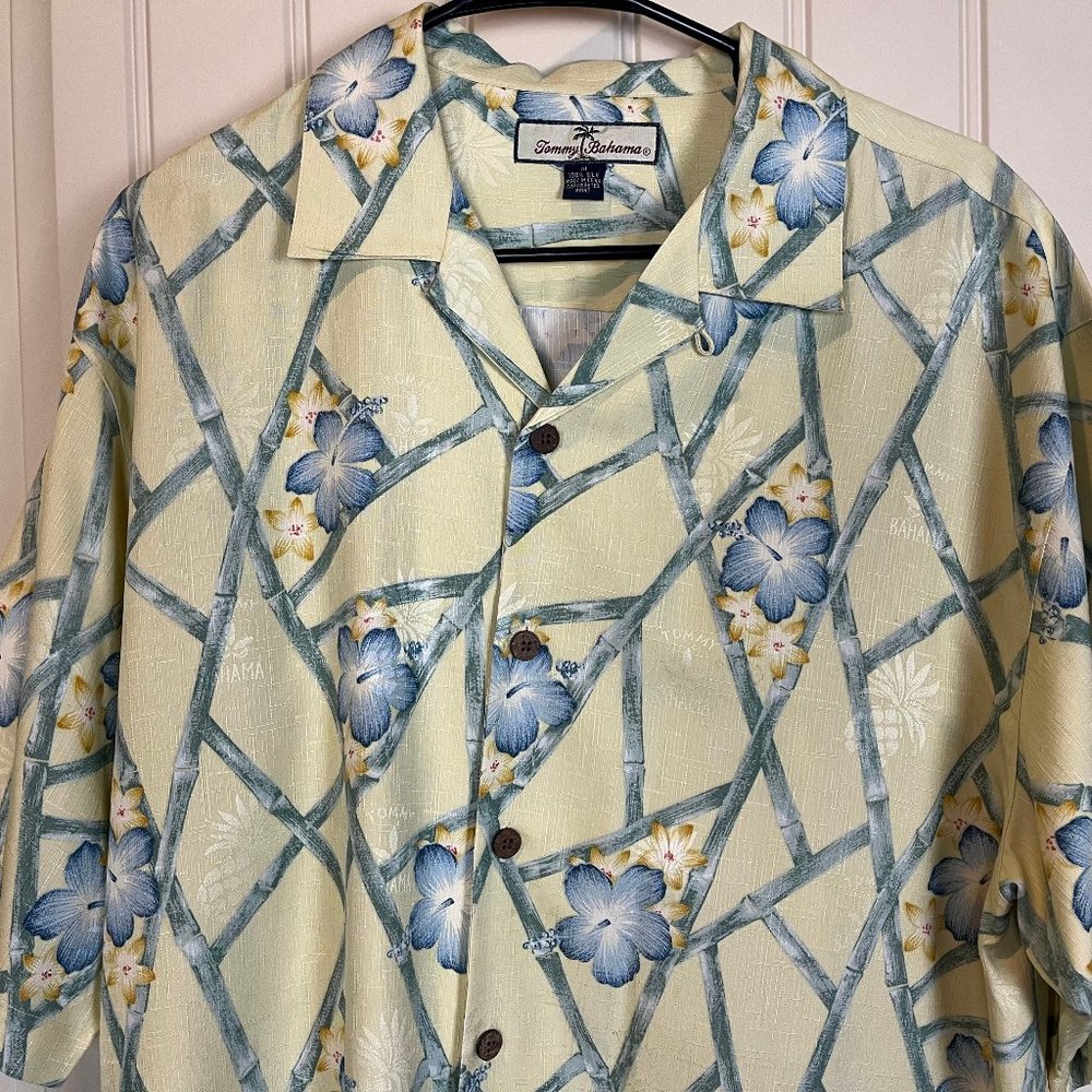 Tommy Bahama 100% Silk Men's Short Sleeve Shirt Size M Yellow Blue, Tropical